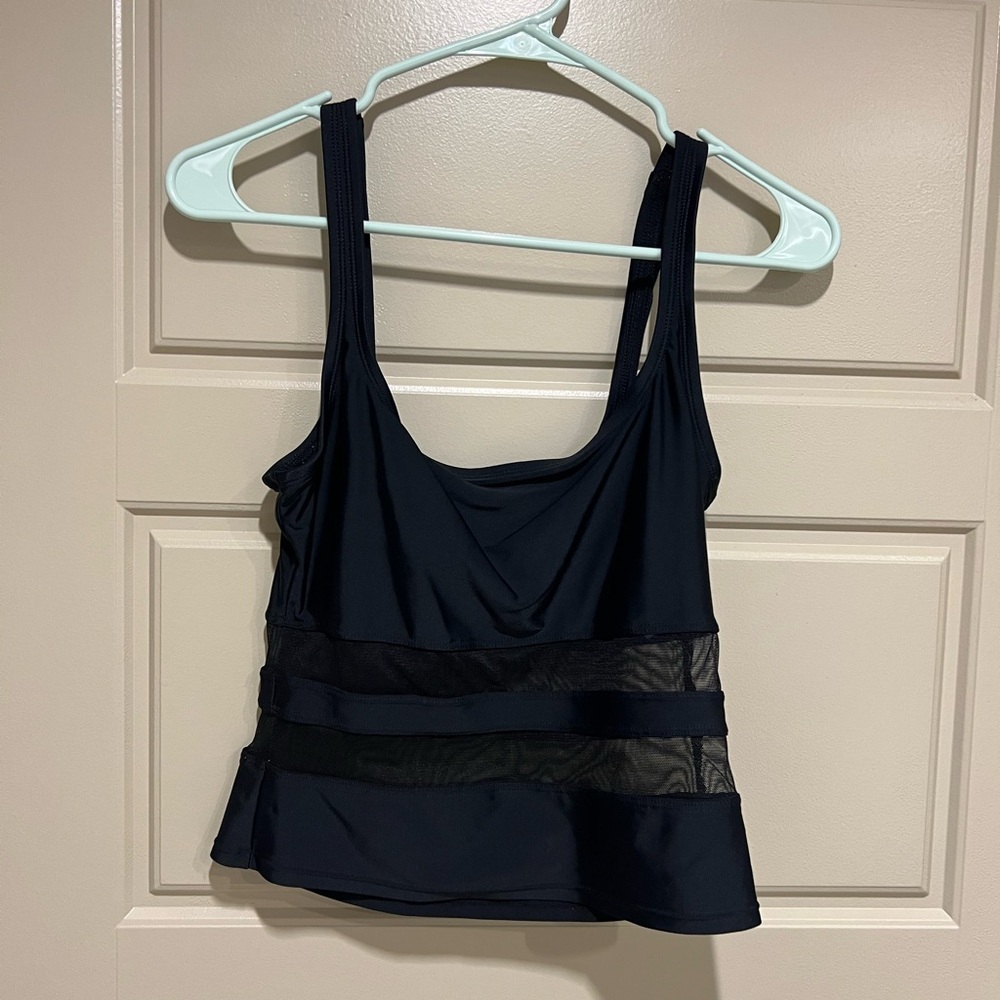 Black spandex w/mesh cut out crop top